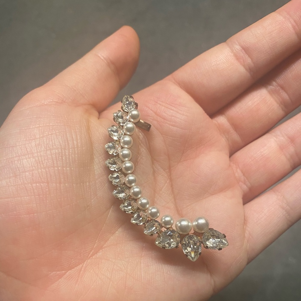 Ear cuff